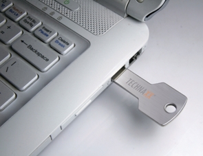 TECHNAXX KEY-105 USB 8GB SOFORT VERFGBAR